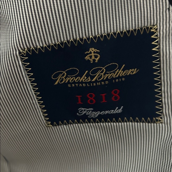 Brooks Brothers dark gray/charcoal suit - Fitzgerald cut. - Picture 2 of 4